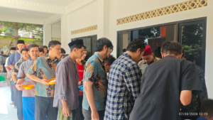Jumat Berkah Kembali Hadir di Masjid Pesantren Al Hilal, Sajikan Bakso Gratis untuk Jamaah