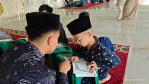 Isi Libur Akhir Pekan Lebih Bermakna, Santri Al Hilal Turun Mengajar Anak-Anak di Pesantren Qur’an