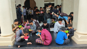 Ratusan Jamaah Makmurkan Jumat Berkah di Masjid Pesantren Al Hilal