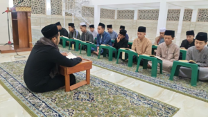 Makmurkan Masjid Pesantren Al Hilal, Santri Al Hilal 2 Cibiru Rutin Tilawah Usai Sholat Subuh