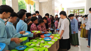 Masjid Pesantren Al Hilal Kembali Hadirkan Hidangan Gratis untuk Para Jamaah